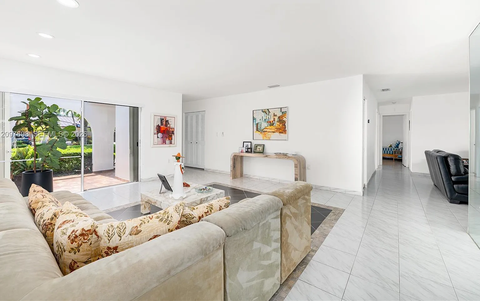 3 bed, 2.0 bath, $4,200 — Photo 4