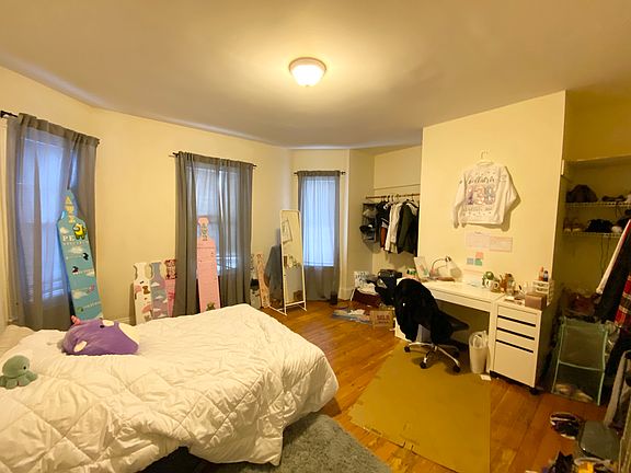4th image of 72 Calumet St #2L