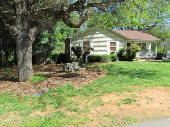 348 6th St NW, Taylorsville, NC 28681