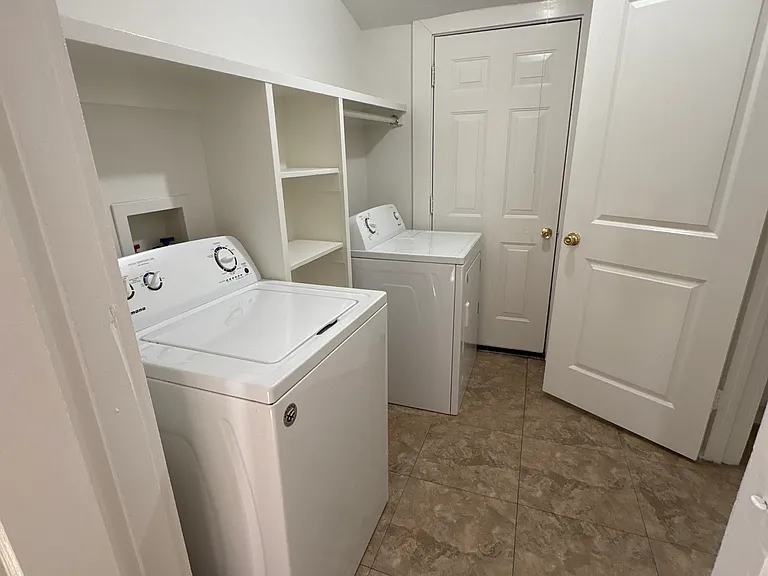 1122 Hillary St — Photo 5