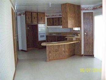 2nd image of 444 Long St