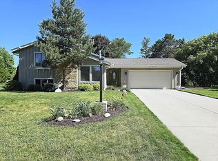 N111W16302 Catskill Ln, Germantown, WI 53022