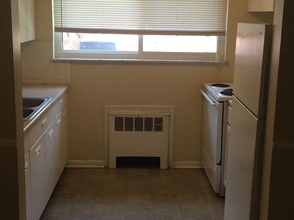 4th image of 2449 Vera Ave APT 4