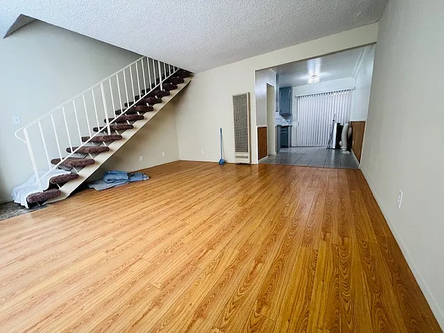 1147 Irving Ave #A — Photo 16