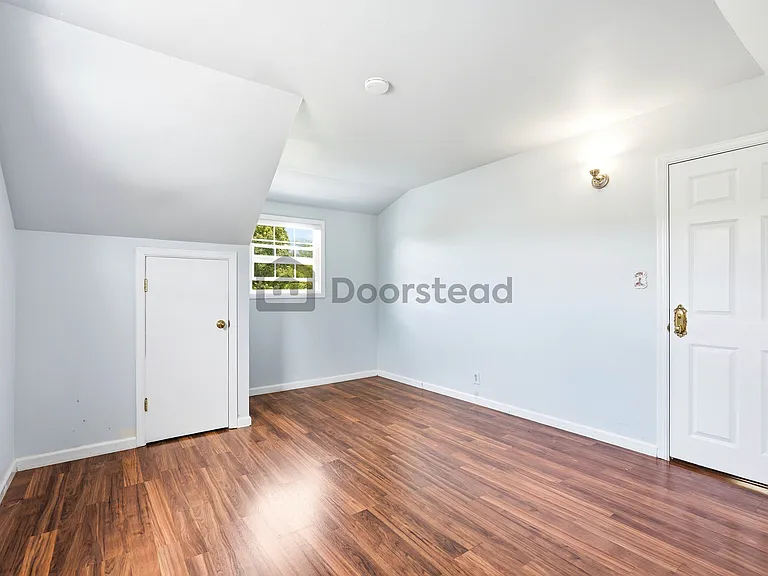191 Pickwick Dr — Photo 24