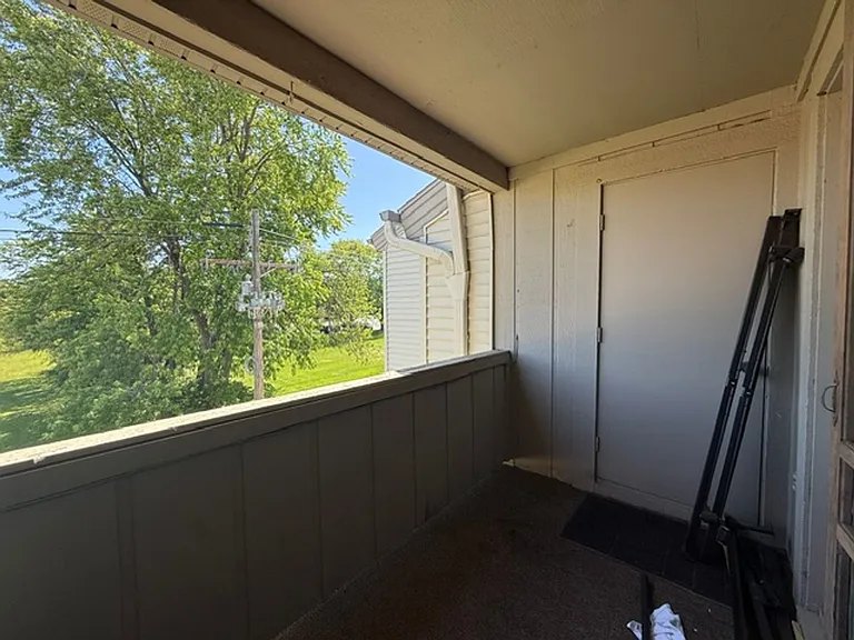 1920C Melrose Dr — Photo 9