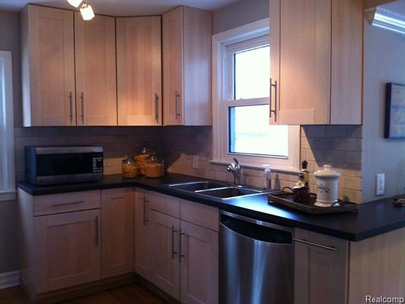 2nd image of 1416 N Blair Ave