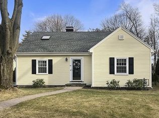 34 Hamilton Rd, Waltham, MA 02453