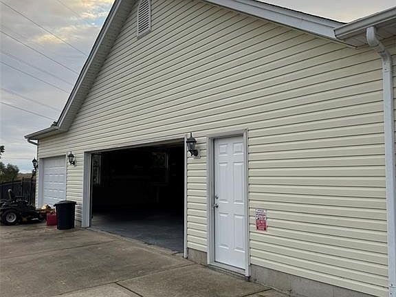 3rd image of 147 Kersting Farms Dr