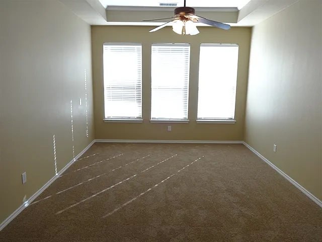 613 Silverbrook Dr — Photo 12