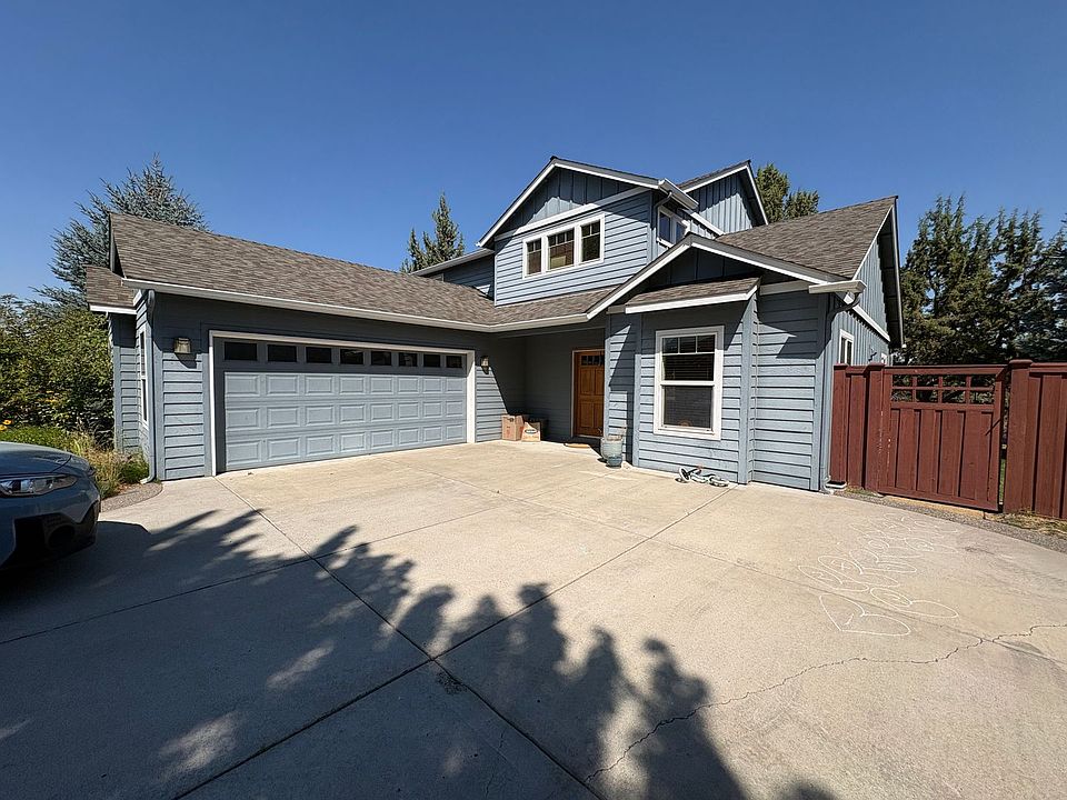 1st image of 1326 SW Rimrock Way