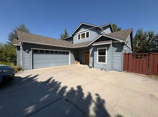 1326 SW Rimrock Way, Redmond, OR 97756