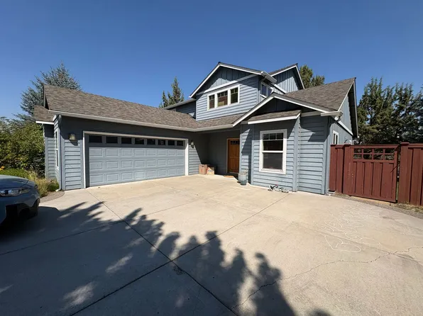 1326 SW Rimrock Way, Redmond, OR 97756