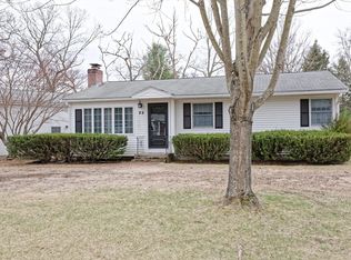 25 Oakview Cir, Medway, MA 02053