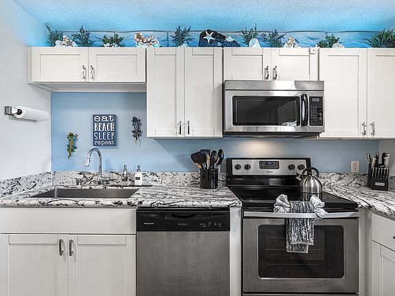 4th image of 75-6026 Alii Dr APT 4205