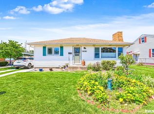 5 Richardson Ct, Pekin, IL 61554