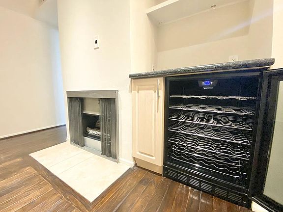 3rd image of 8569 Burton Way #303