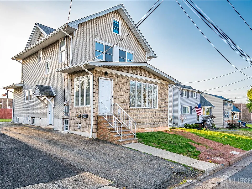 36 2nd Ave #B