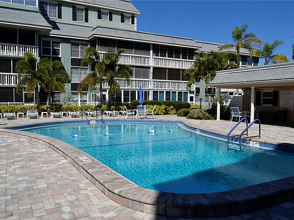 4th image of 139 Bluff View Dr APT 301