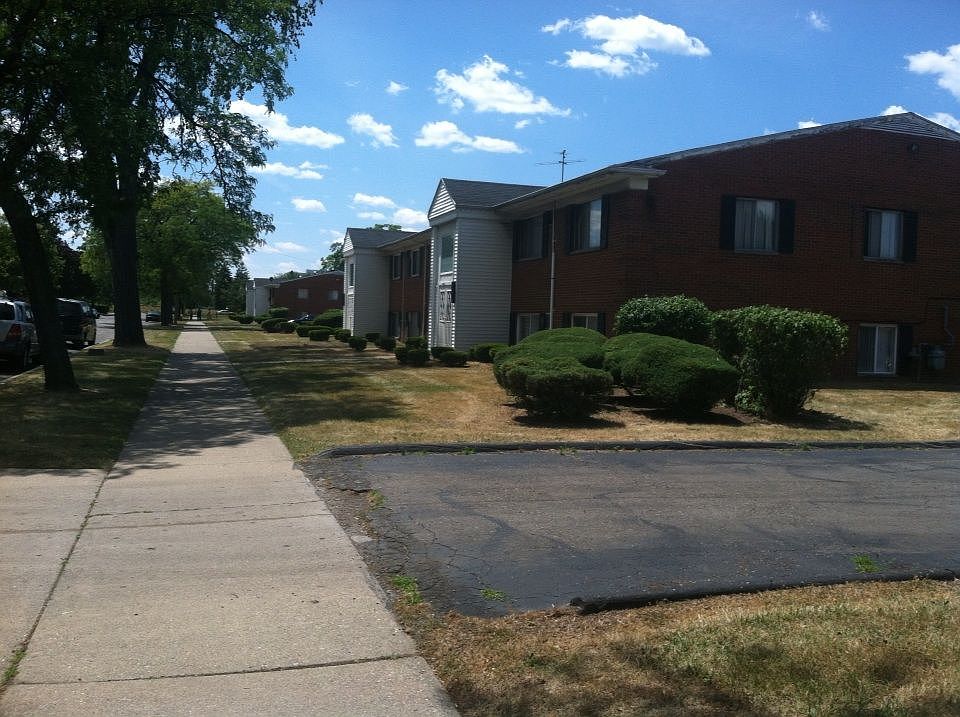 2nd image of 13836 John R St APT 04