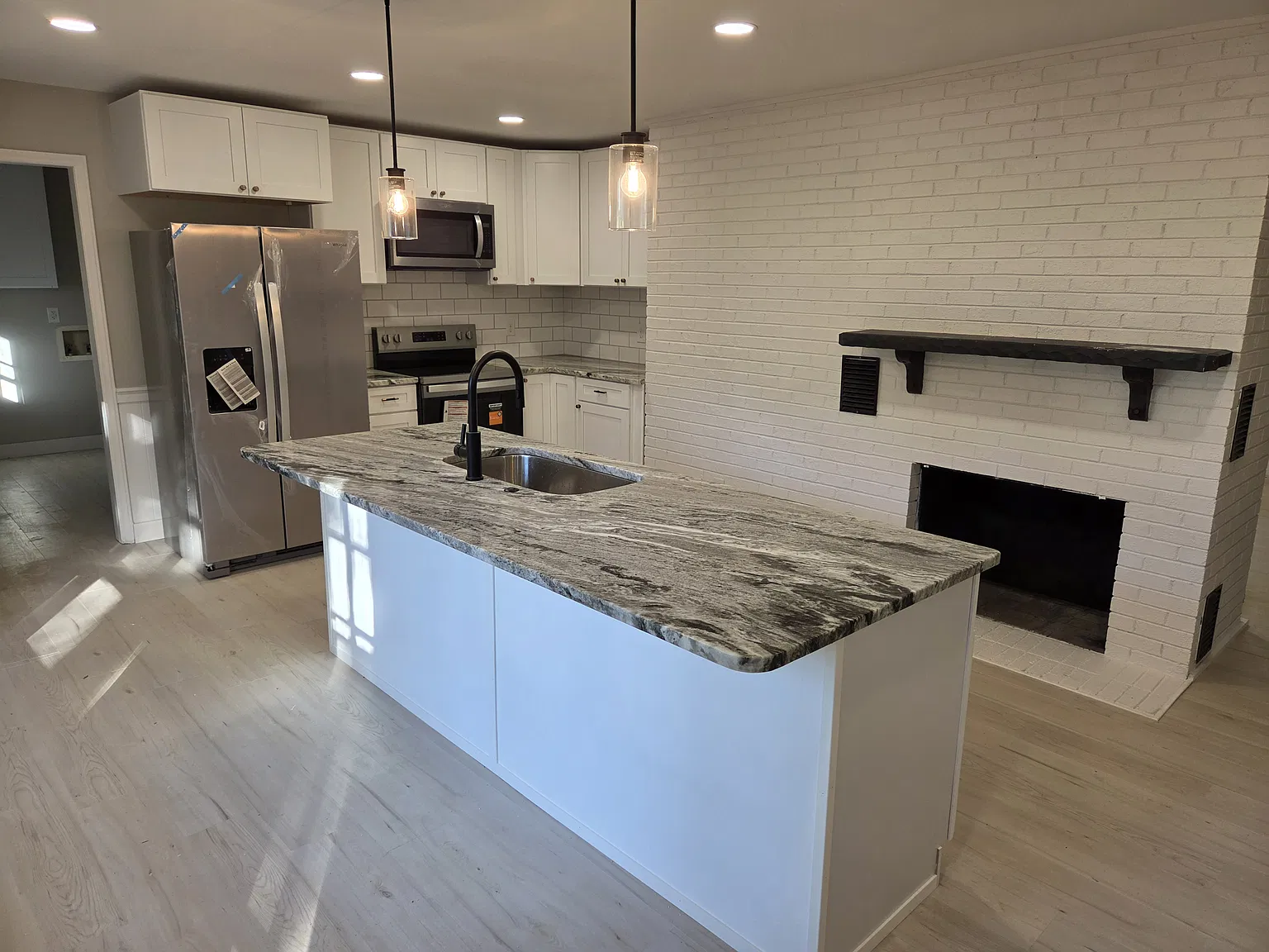 3 bed, 1369 sqft, $1,895 — Photo 4