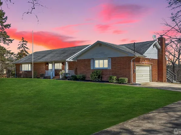 72 Bergen Mills Rd, Monroe Township, NJ 08831