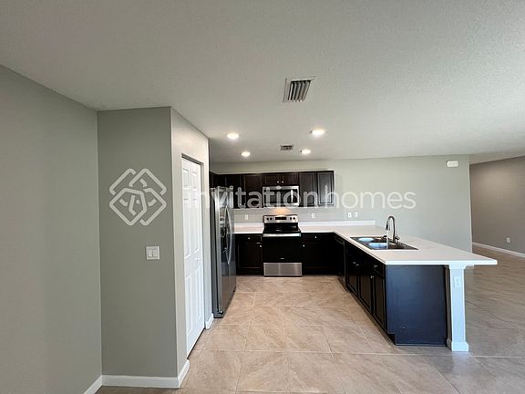 5th image of 626 SW Millard Dr