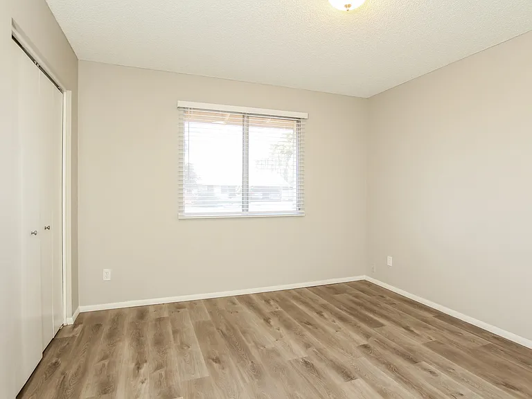 624 E Malibu Dr — Photo 9