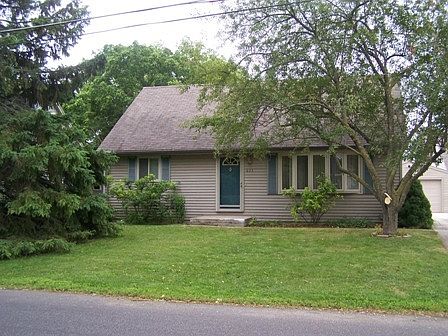 1st image of 633 Pinehurst Ct