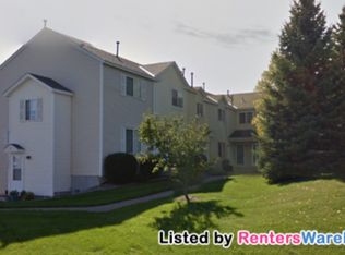 9075 Scarlet Globe Dr, Eden Prairie, MN 55347