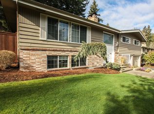 1022 Paradise Ln, Fircrest, WA 98466