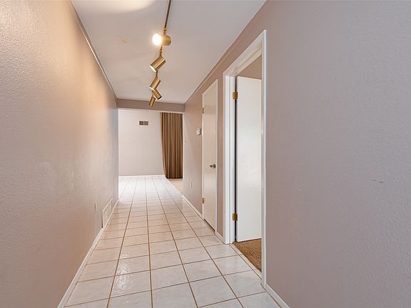 4th image of 56 Tamarisk Cir