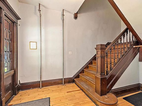 5th image of 879 24th Ave SE #2
