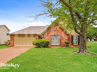 5367 Bare Oak Dr, Memphis, TN 38141