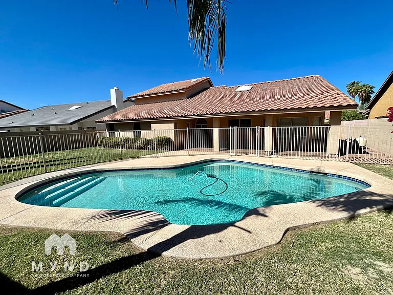 5623 E Grandview Rd — Photo 35