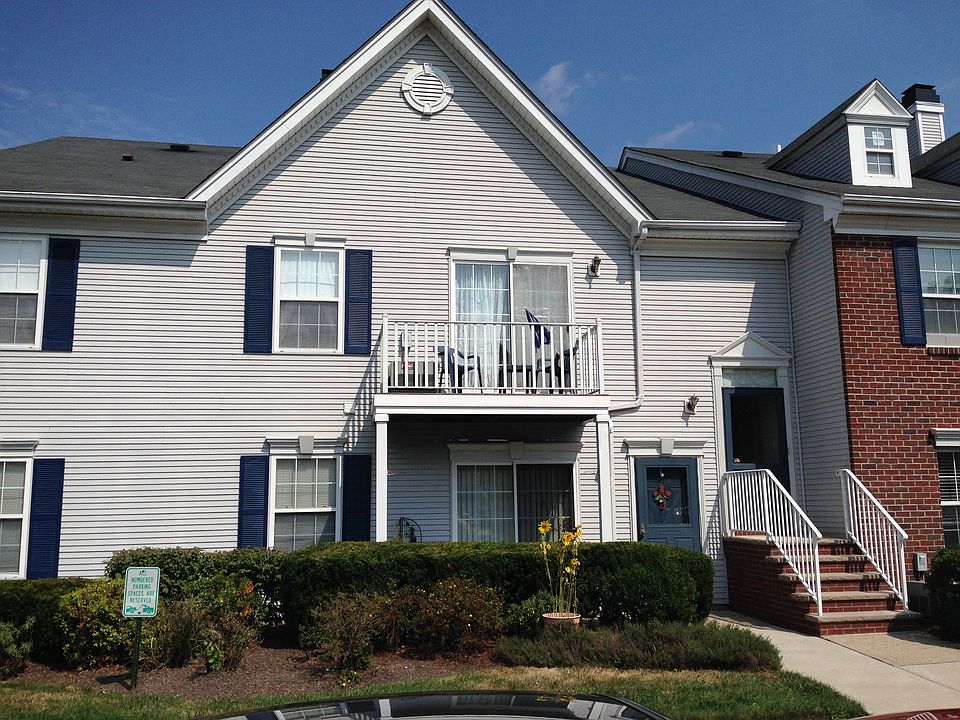 House on 2nd level