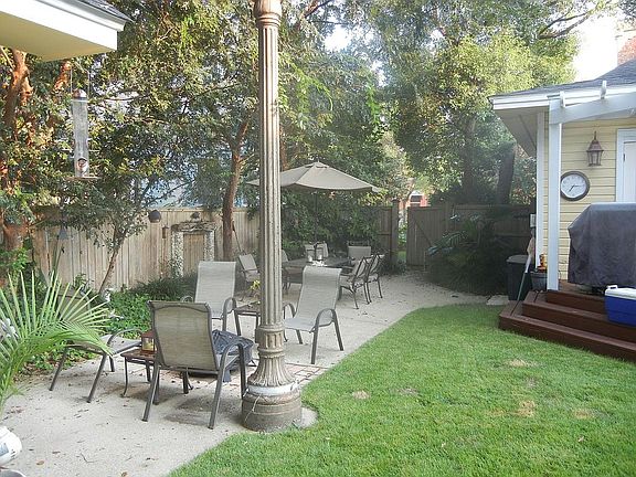 5th image of 1407 E Blount St