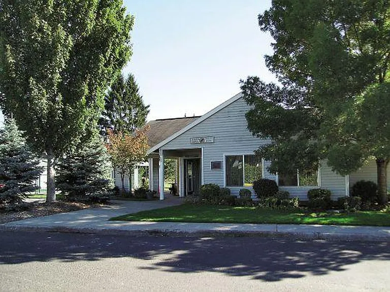 Steeple Chase Apartments — Photo 26