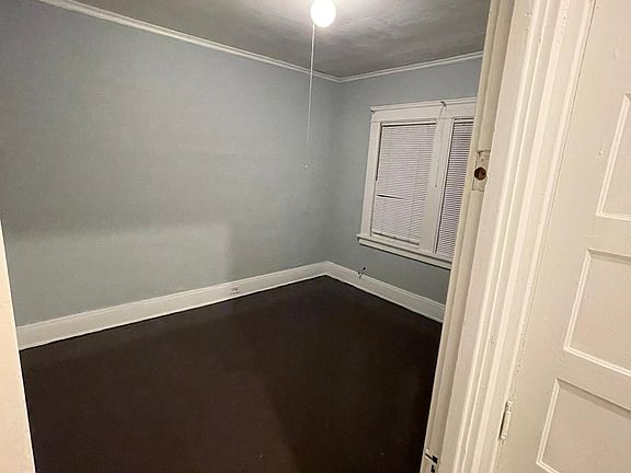 3rd image of 450 E 120th St