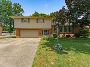1161 Woodlawn Ave, Girard, OH 44420