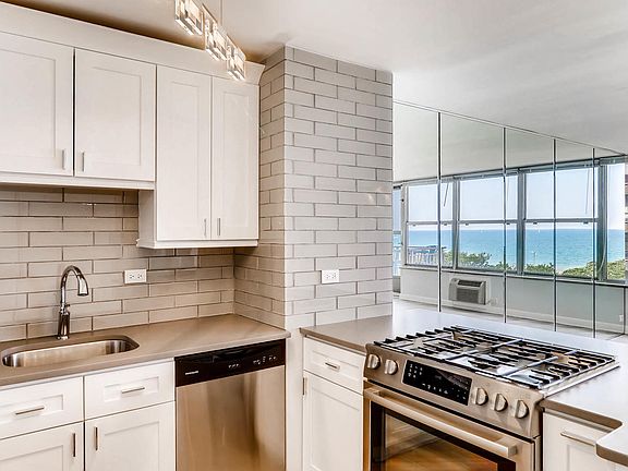 4th image of 1000 N Lake Shore Dr APT 706