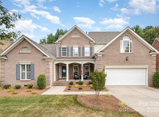 3535 Savannah Hills Dr, Matthews, NC 28105