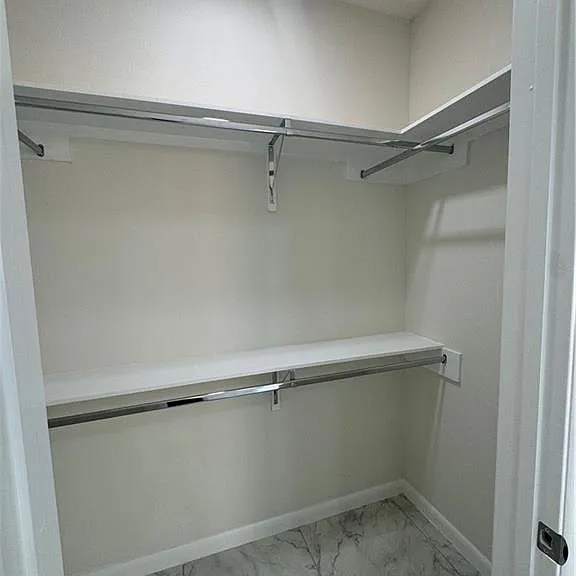 5808 Notre Dame Ave #3 — Photo 9