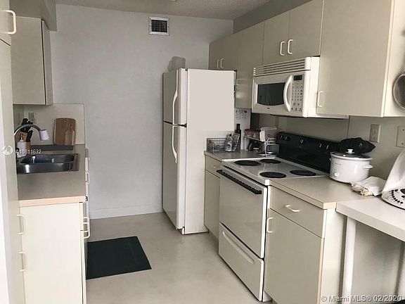 4th image of 9769 NW 48th Ter