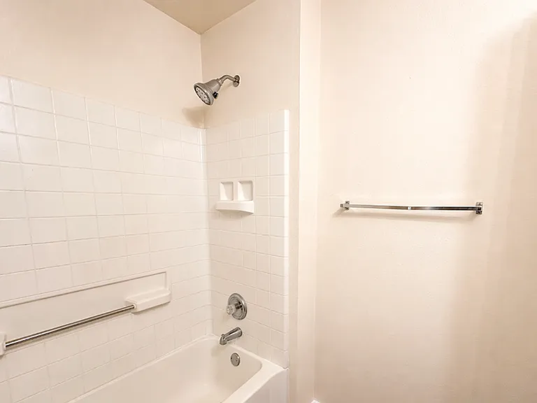 200 Meadow Park Dr — Photo 10