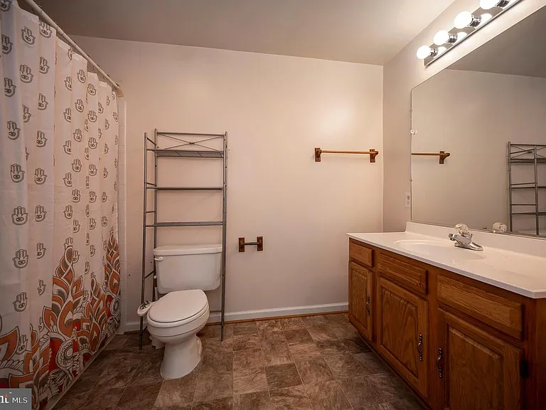48 Savannah Ct — Photo 51