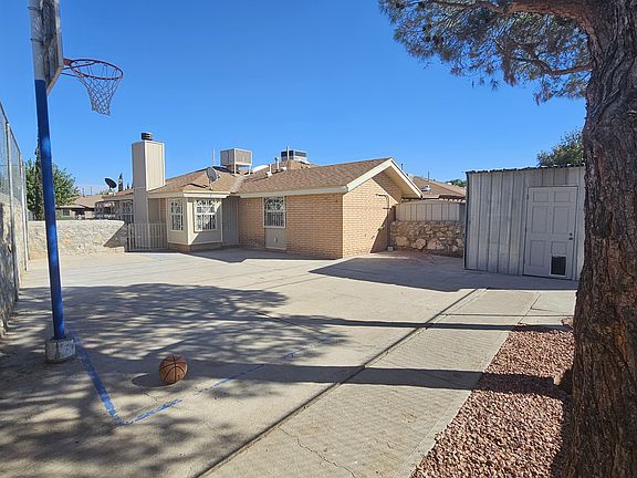 4th image of 1923 Estrada Dr