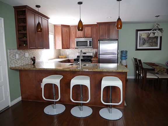 5th image of 1062B Cabrillo Park Dr #D