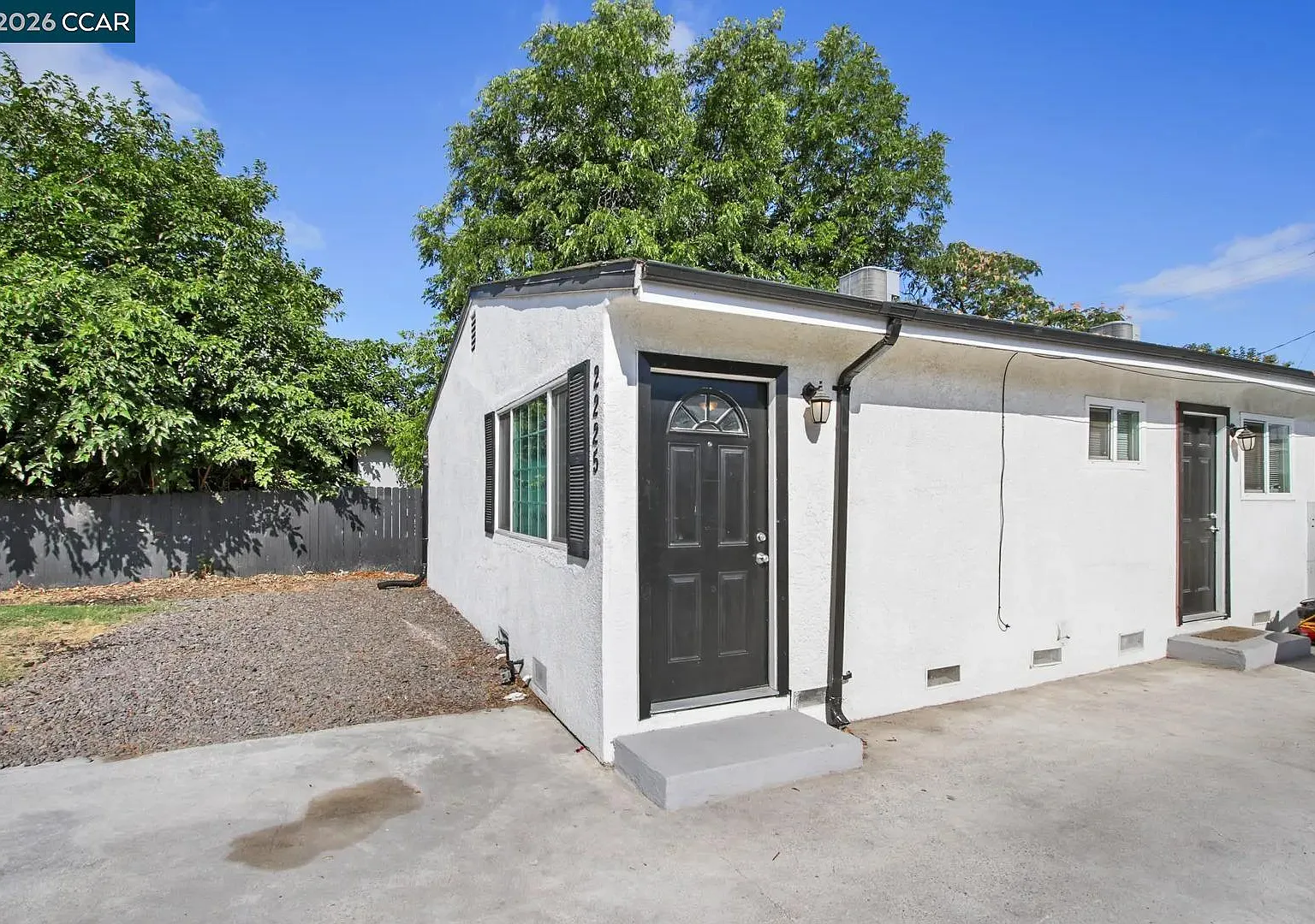 2 bed, 730 sqft, $1,800 — Photo 2