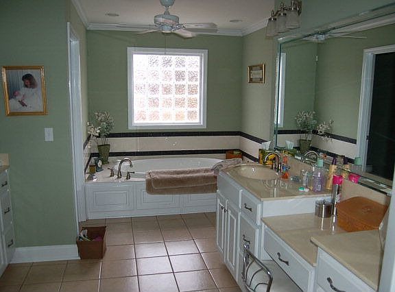 3rd image of 448 Lee Road 348